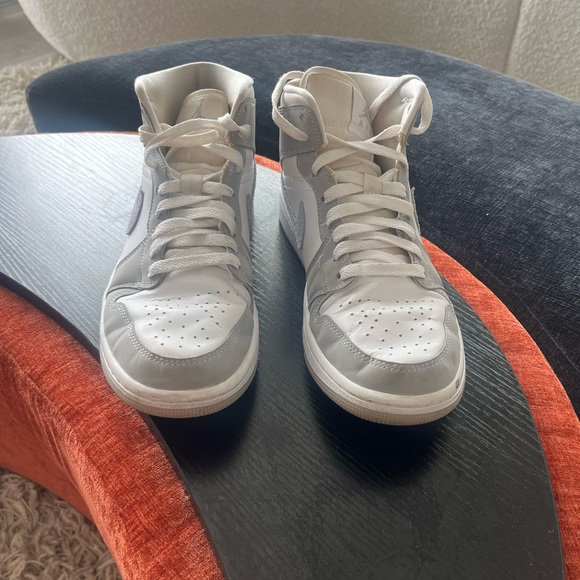 Air Jordan 1 Mid Wolf Gray Sneakers - Picture 4 of 6